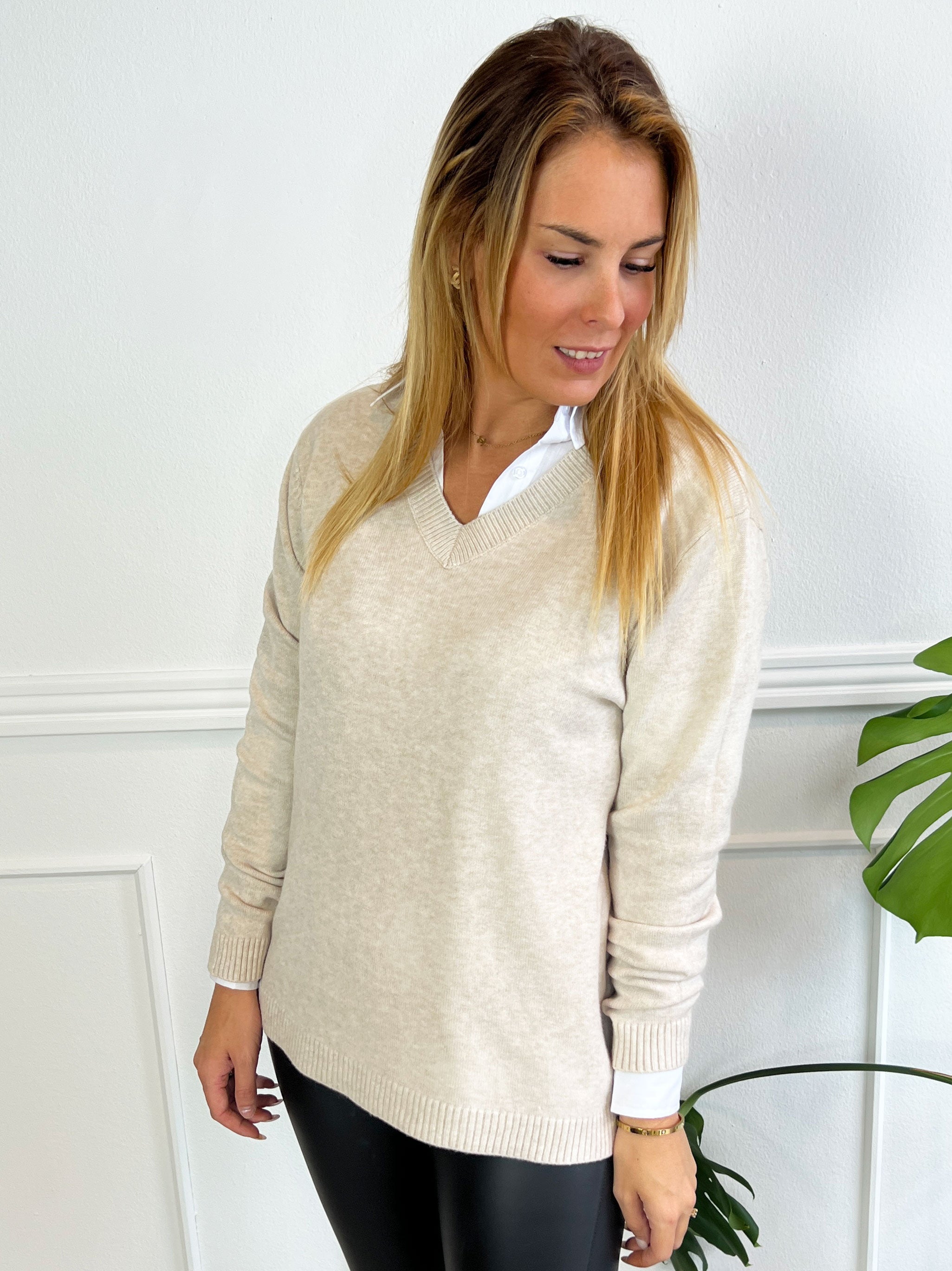 Tamara - Mjuk tröja med liten v-ringning